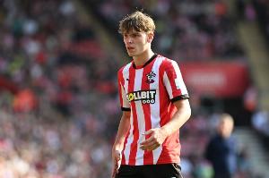 yl23455永利官网-英媒：因埃泽可能离队，水晶宫有意南安普顿攻击手迪布林